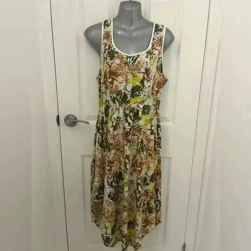 Floral High-Low Dress with  Keyhole Cut Outs on Front and Back Size Large